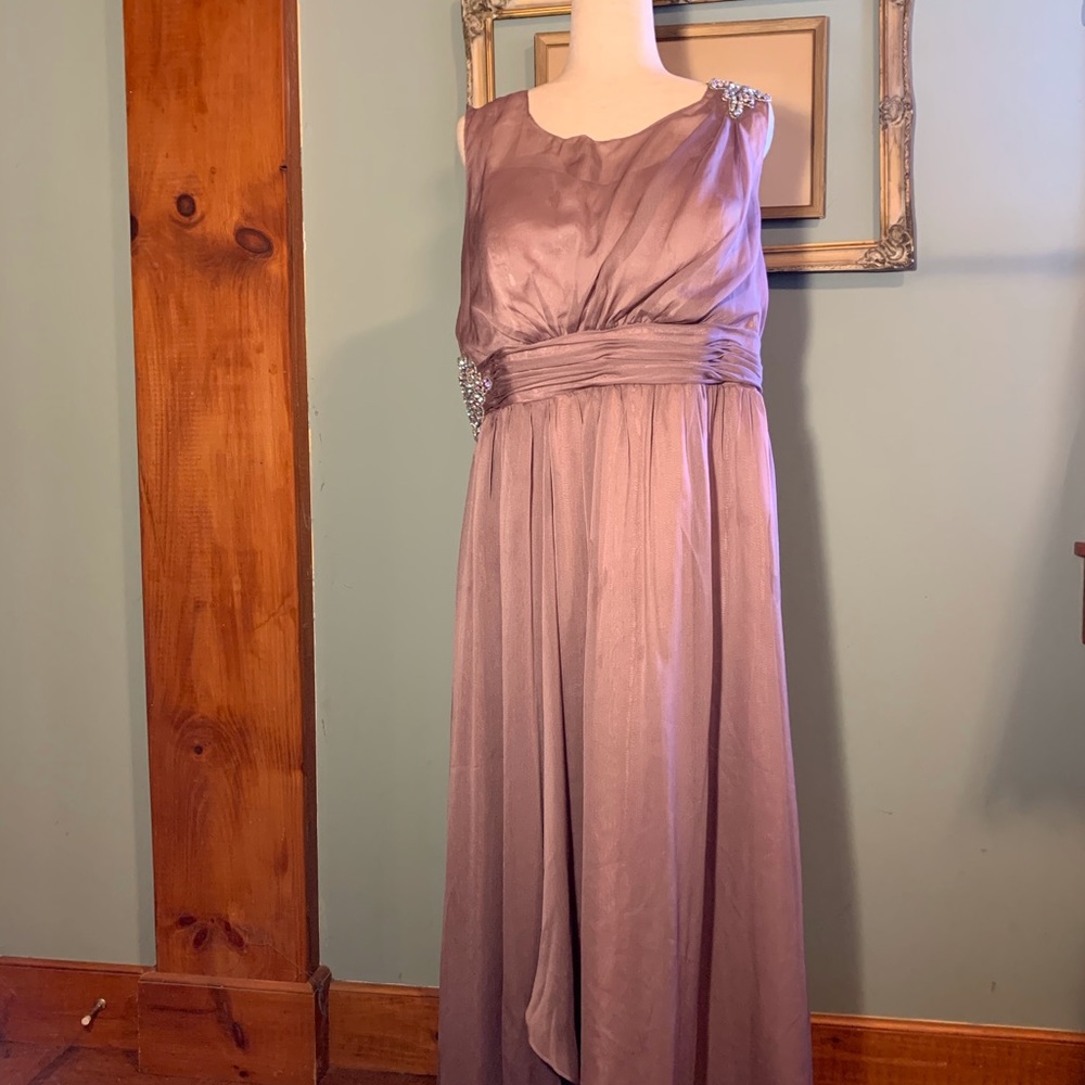 Full length mother of the bride / event dress